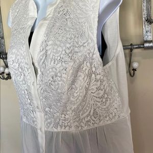 Sleeveless blouse